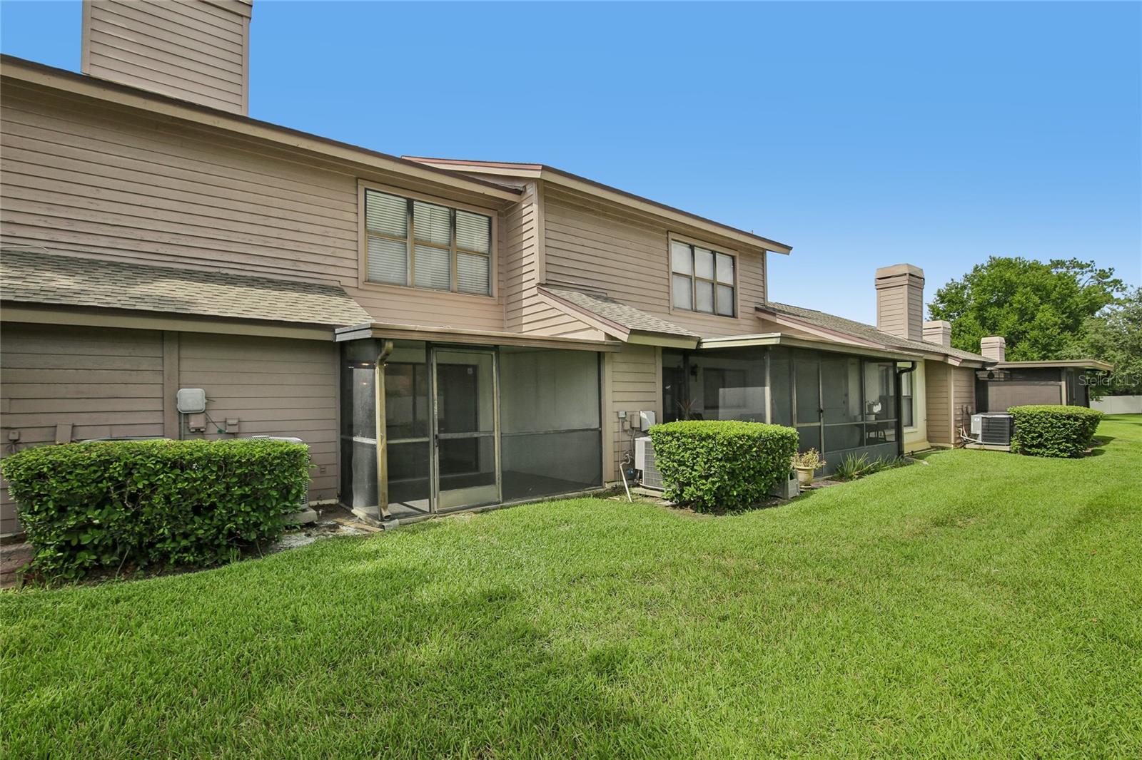 OAK PARK TWNHMS - Residential