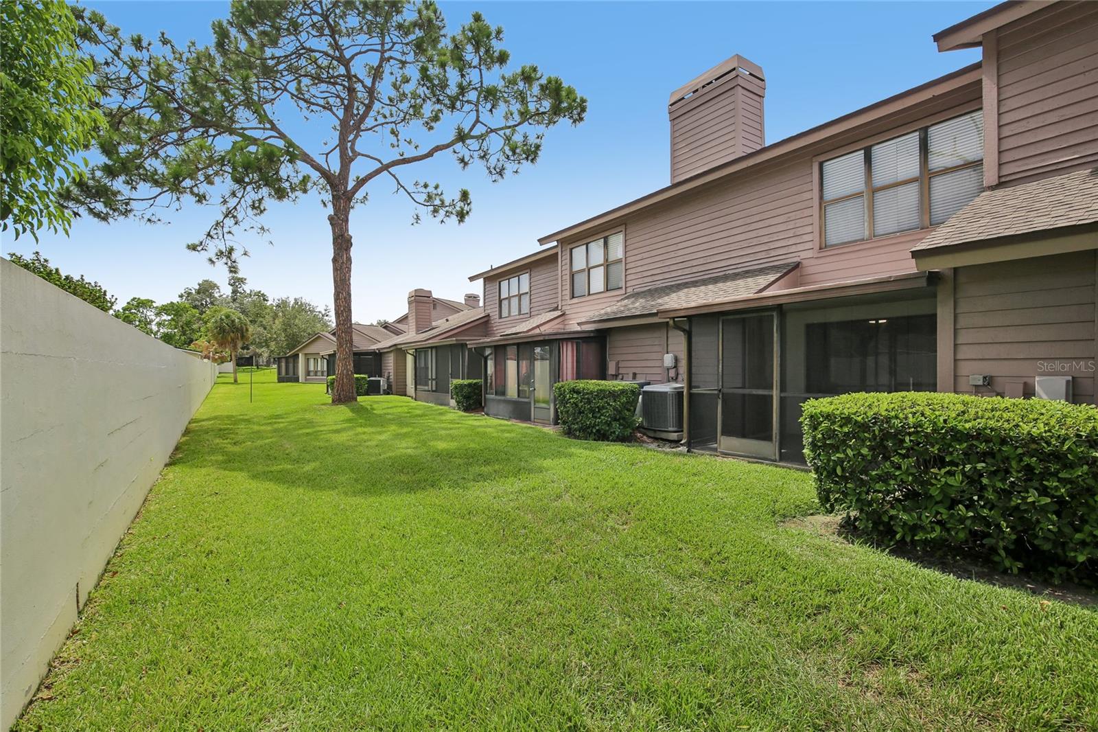 OAK PARK TWNHMS - Residential