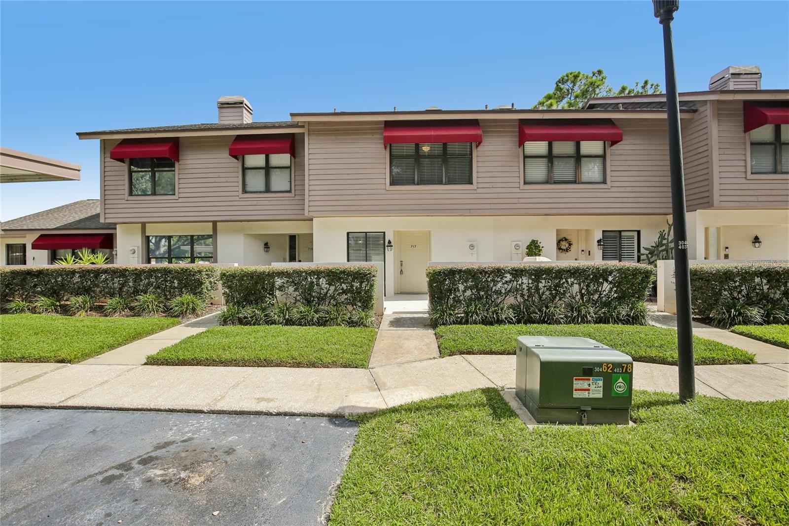 OAK PARK TWNHMS - Residential