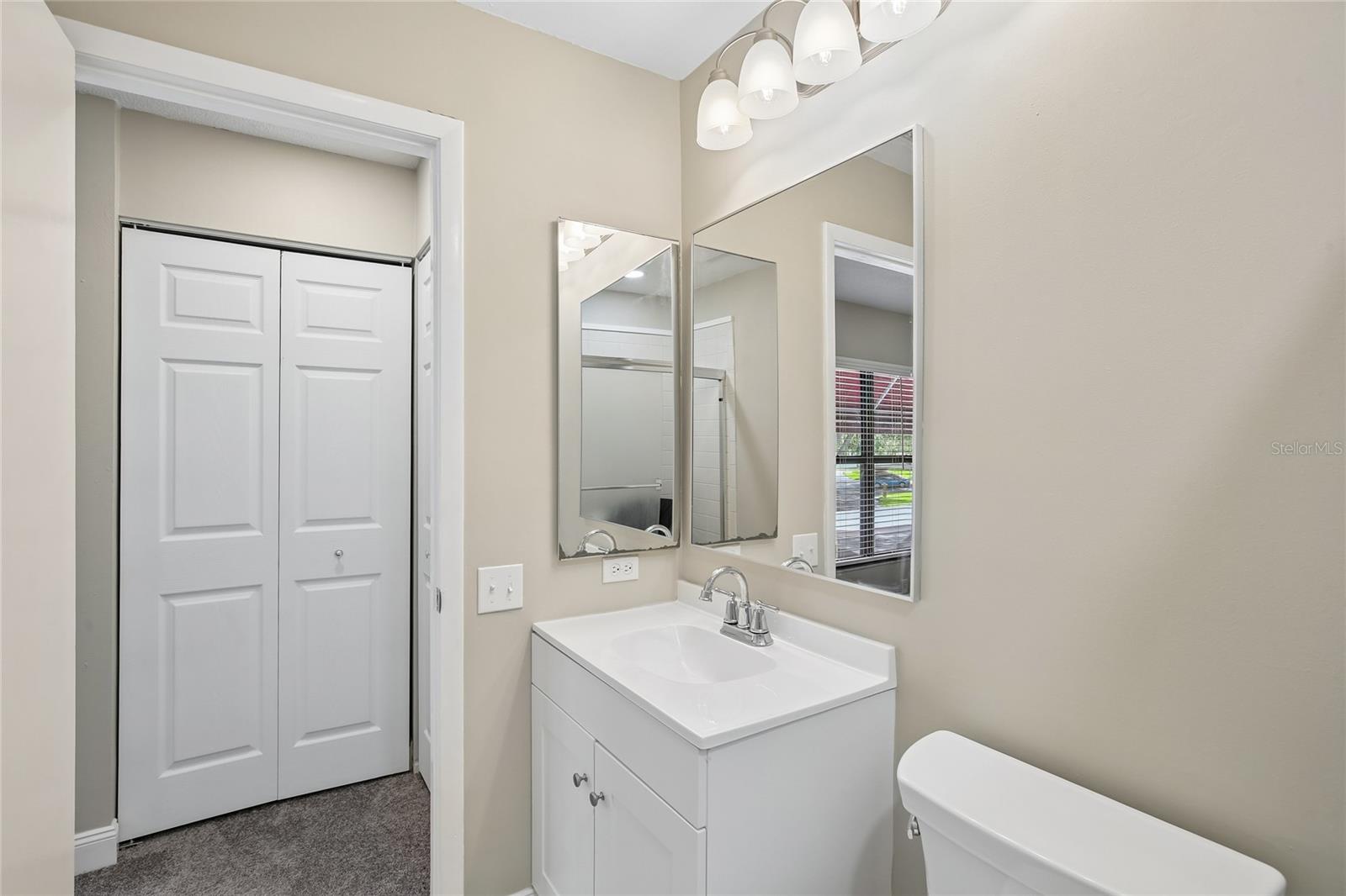 OAK PARK TWNHMS - Residential