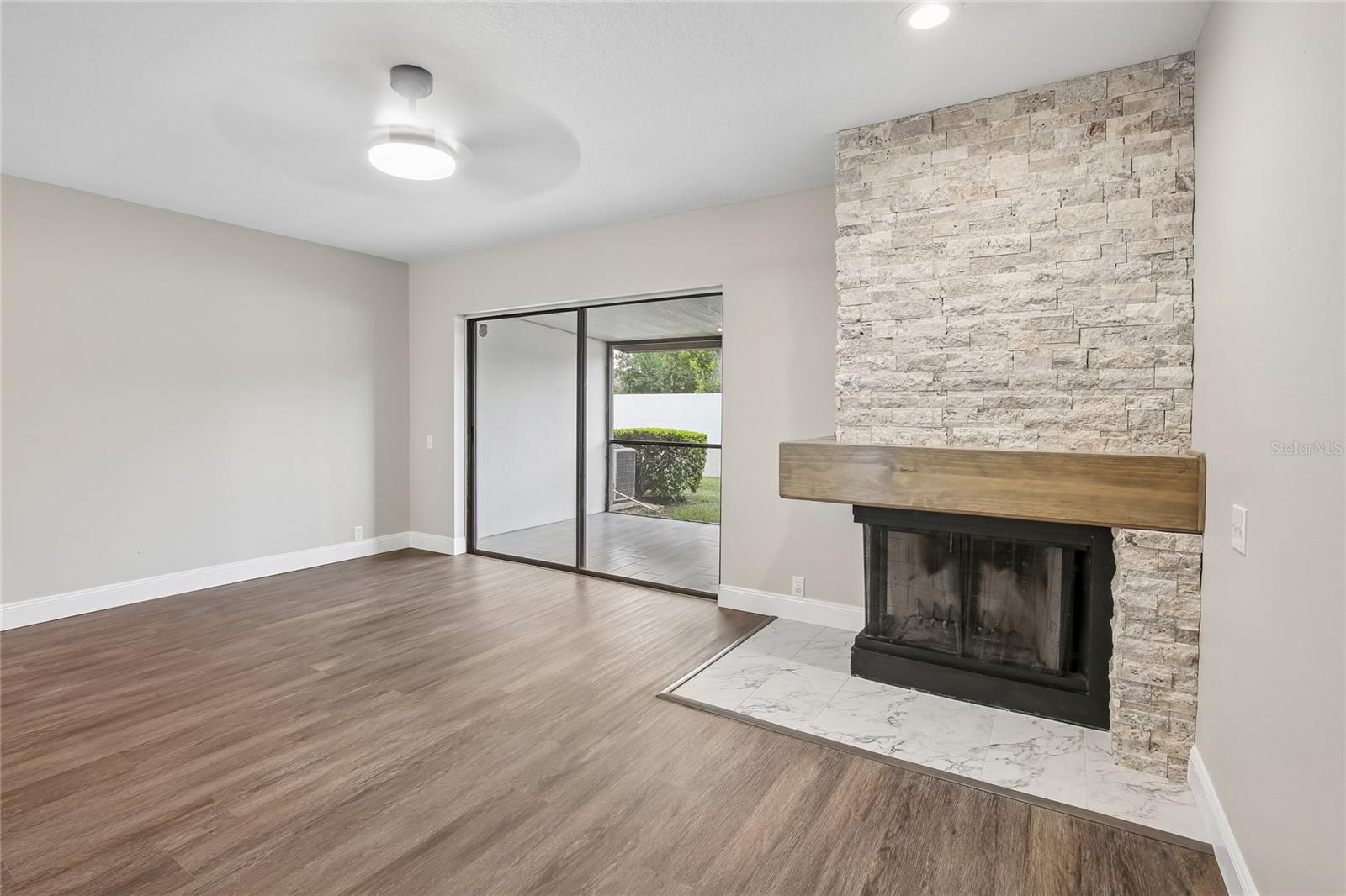 OAK PARK TWNHMS - Residential