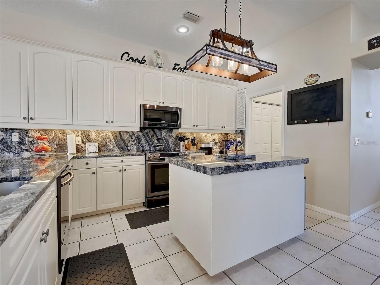 VENICE GOLF & COUNTRY CLUB - Residential