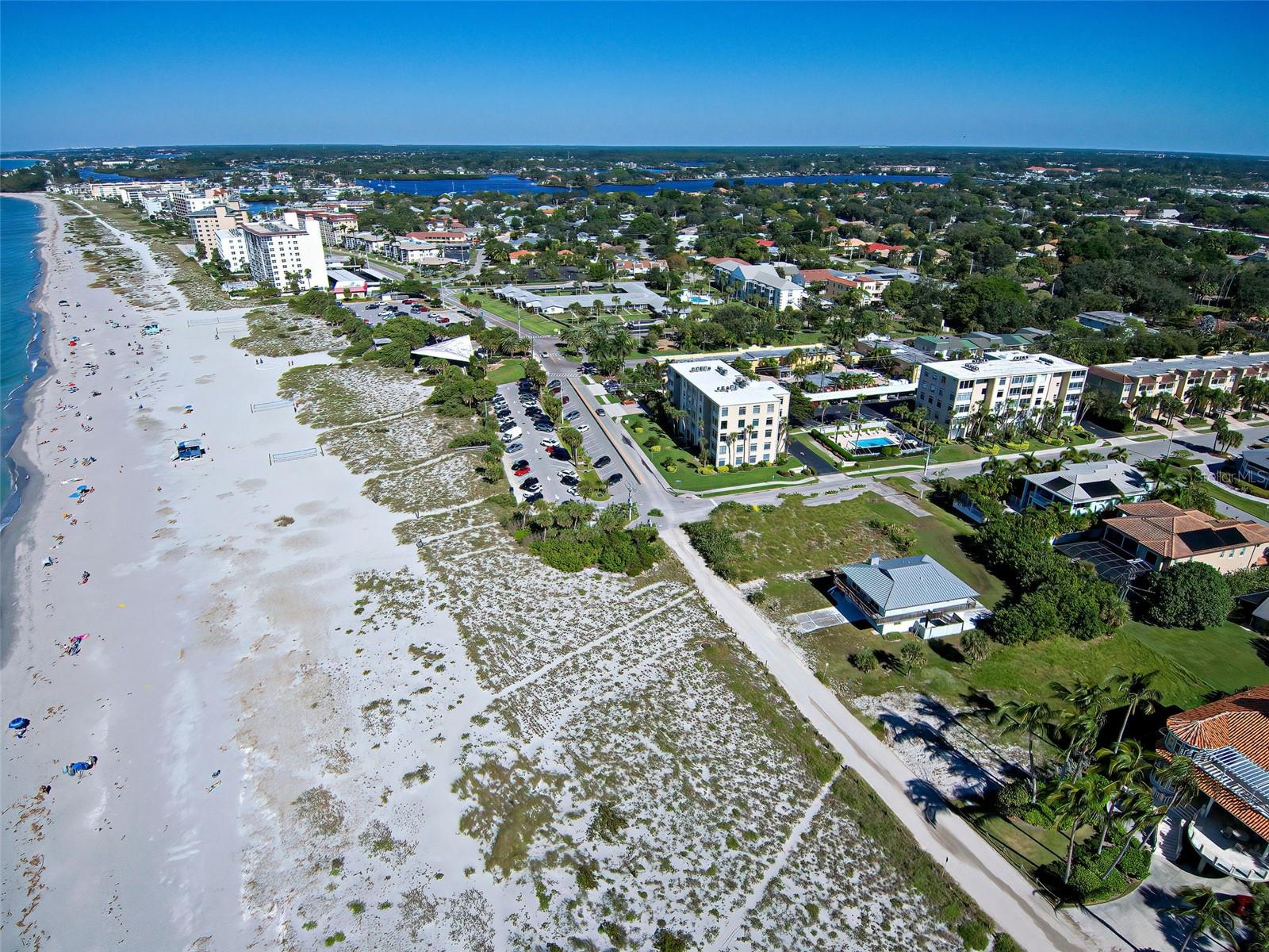 VENICE GOLF & COUNTRY CLUB - Residential