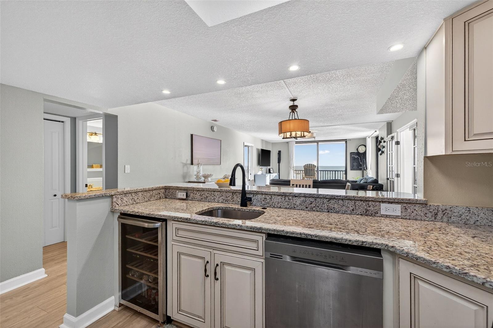 MADEIRA TOWERS CONDO - Residential
