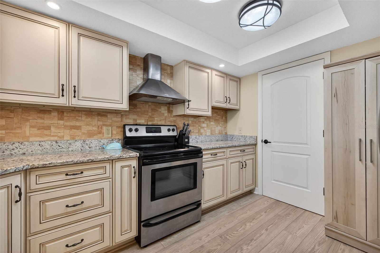 MADEIRA TOWERS CONDO - Residential