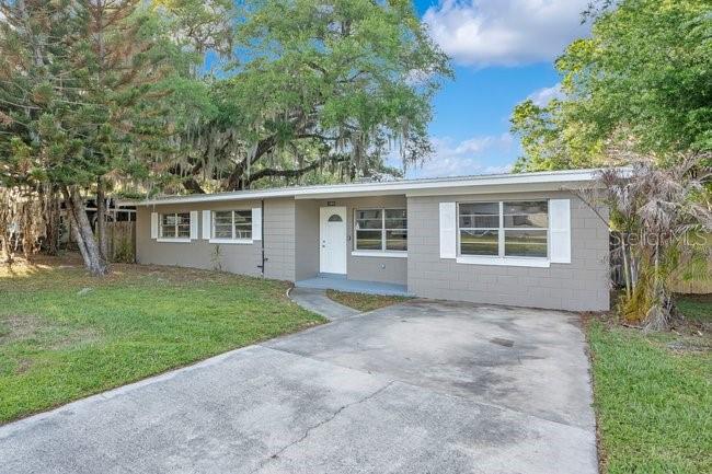 WHISPERING OAKS - Residential
