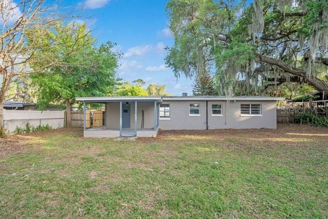 WHISPERING OAKS - Residential