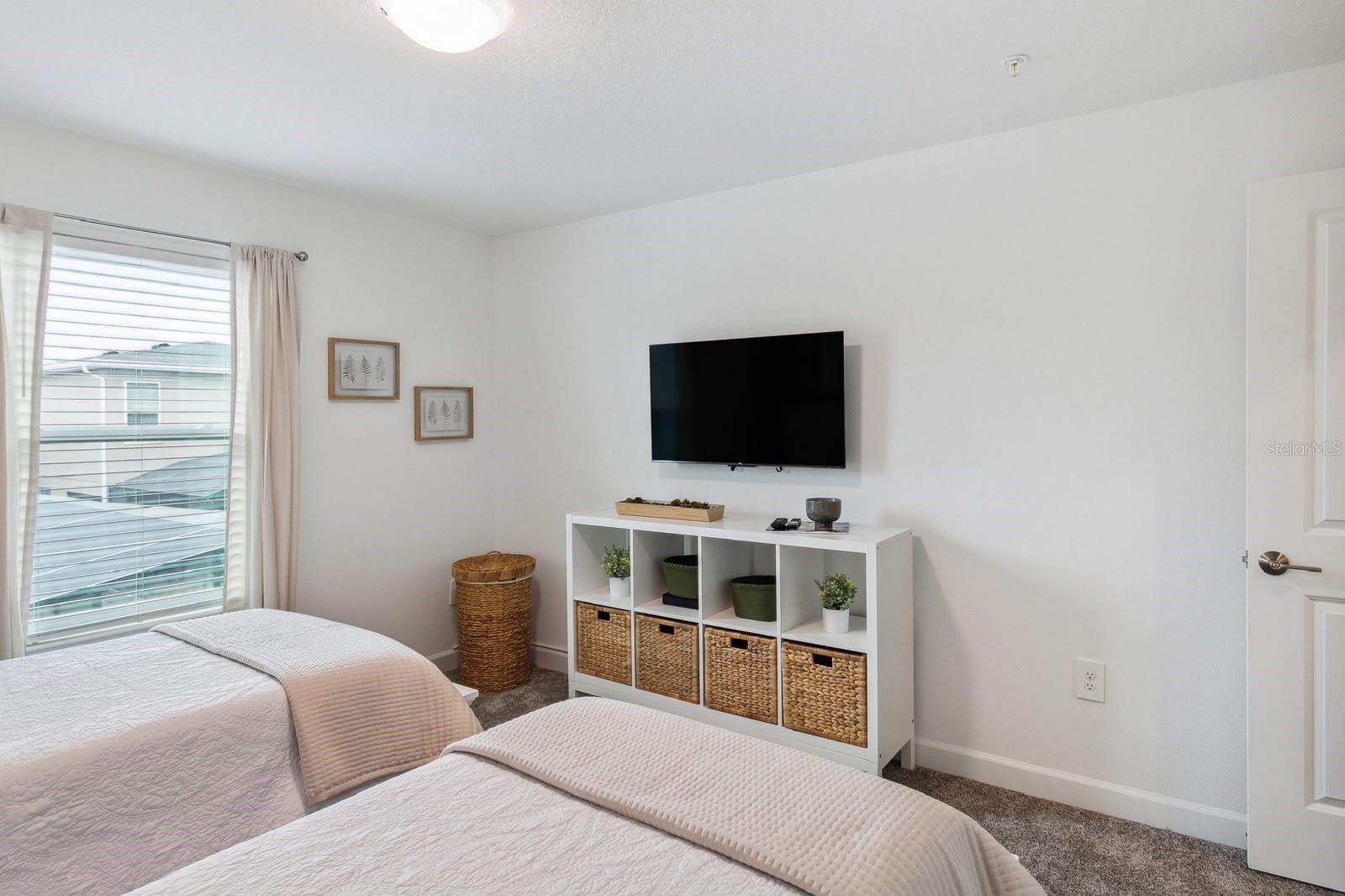 COVE AT STOREY LAKE 5 - Residential Lease