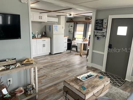 SUNNY SHORES TRAILER COMMUNITY - Residential