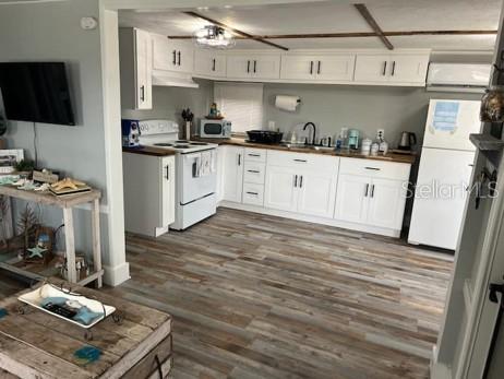 SUNNY SHORES TRAILER COMMUNITY - Residential