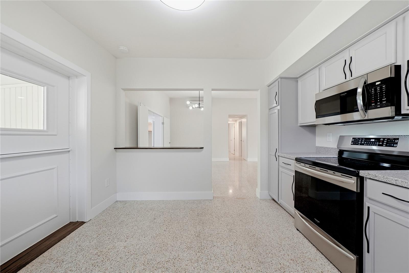 BELLEAIR MANOR - Residential