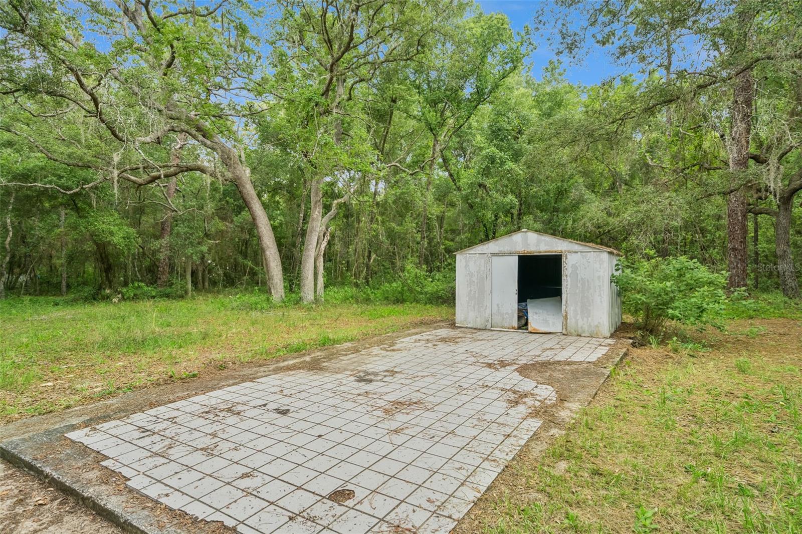 ROLLING WOODS - Residential