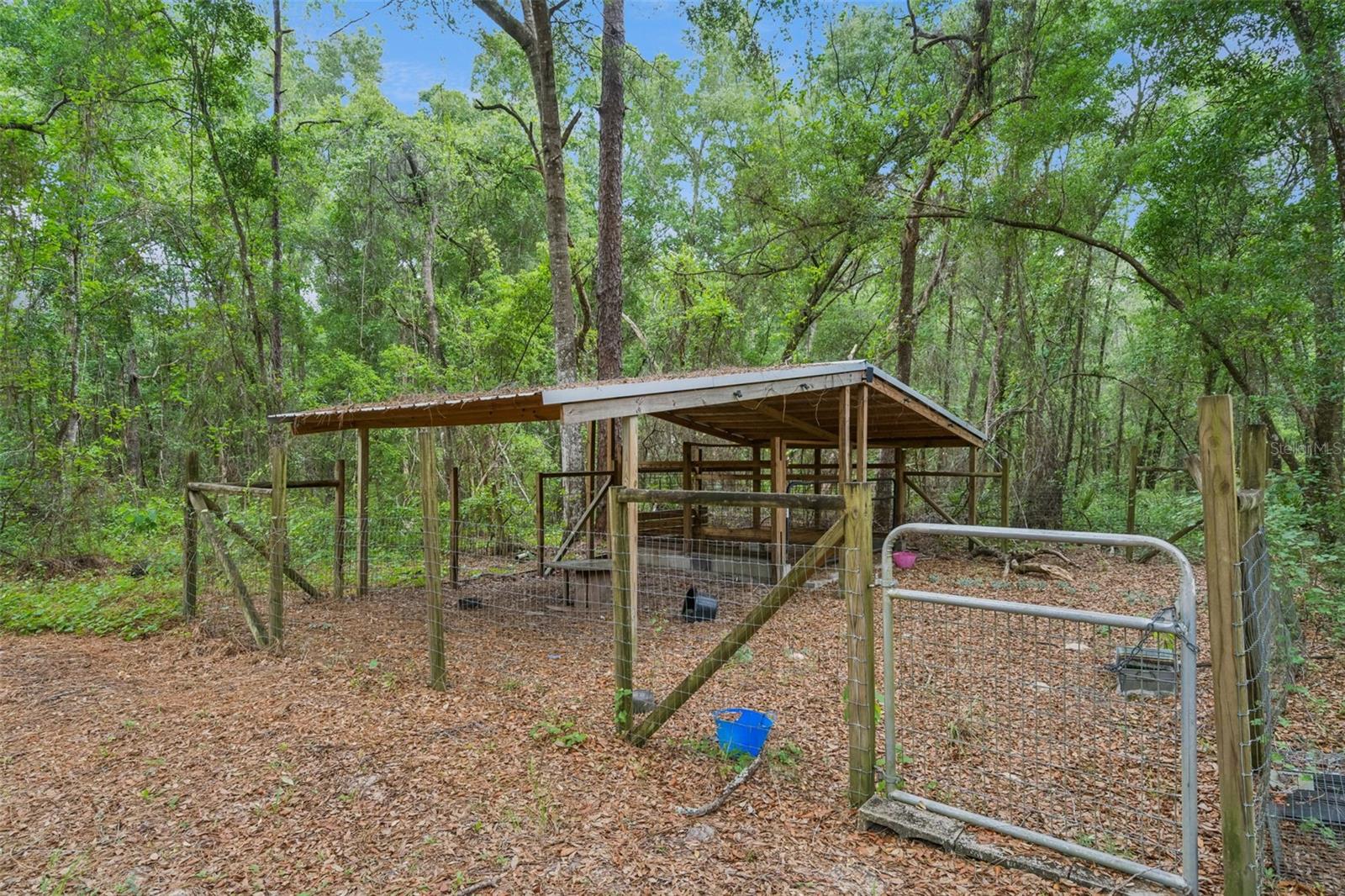 ROLLING WOODS - Residential