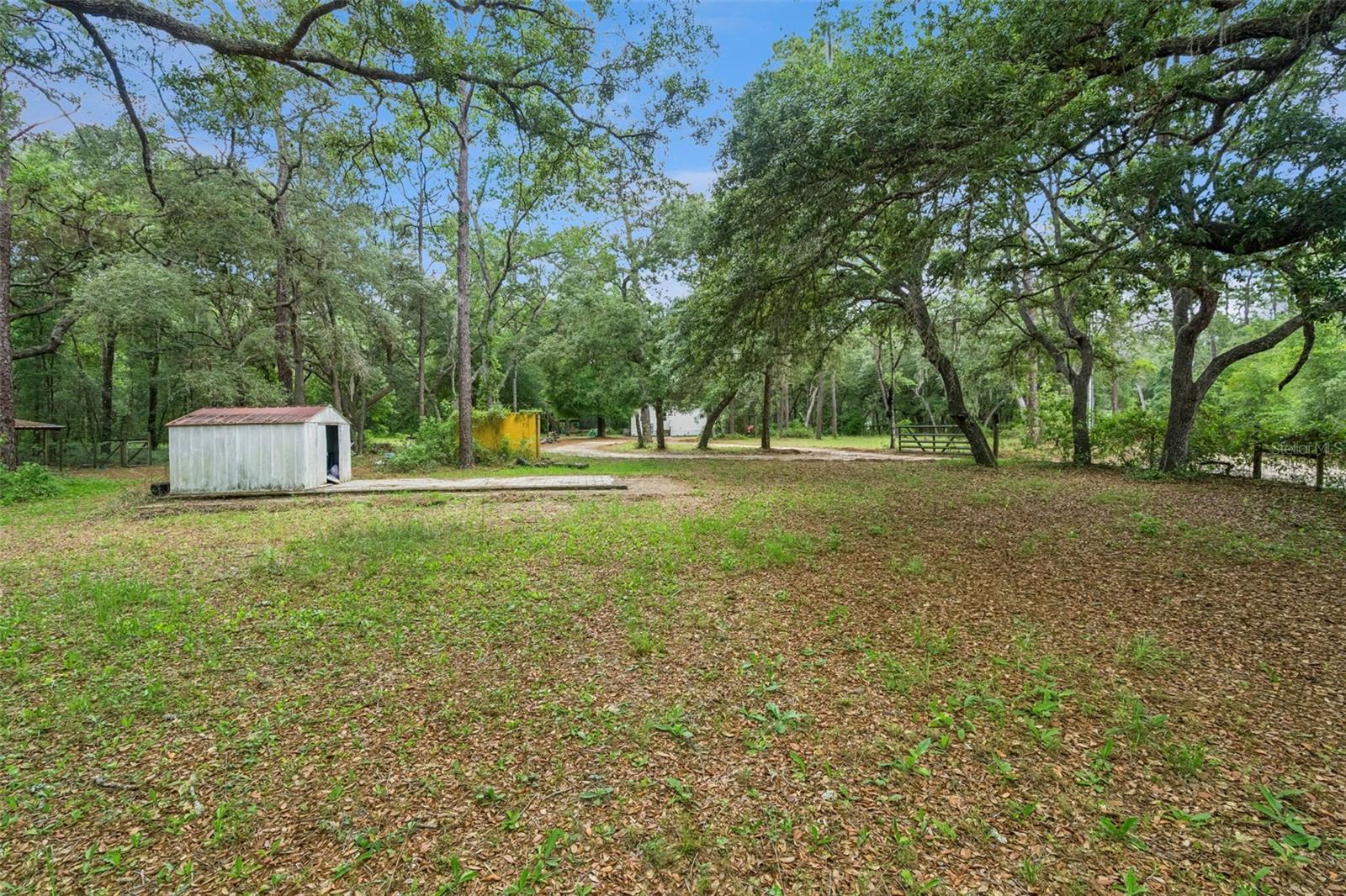 ROLLING WOODS - Residential