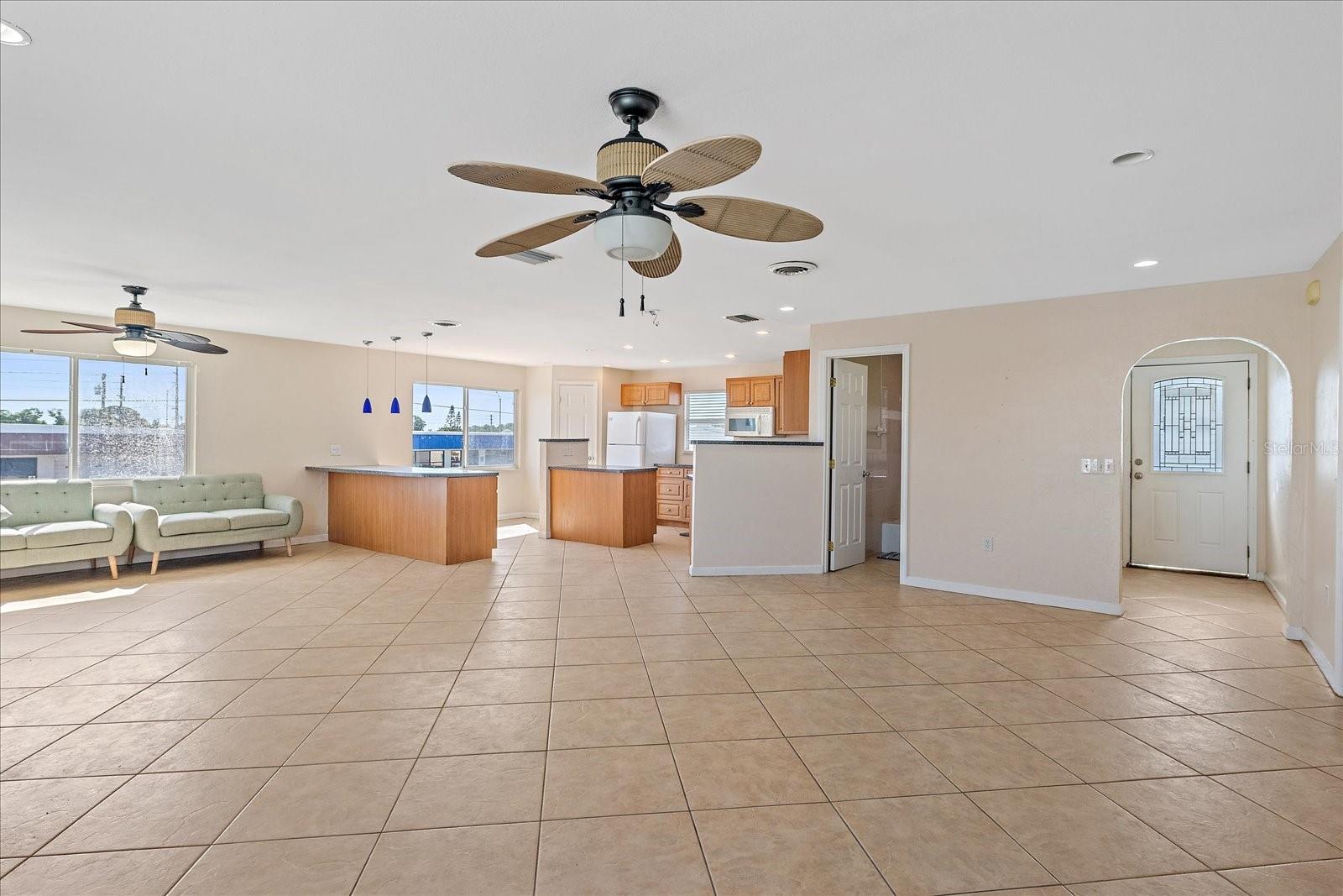 VENICE EDGEWOOD REP - Commercial Sale