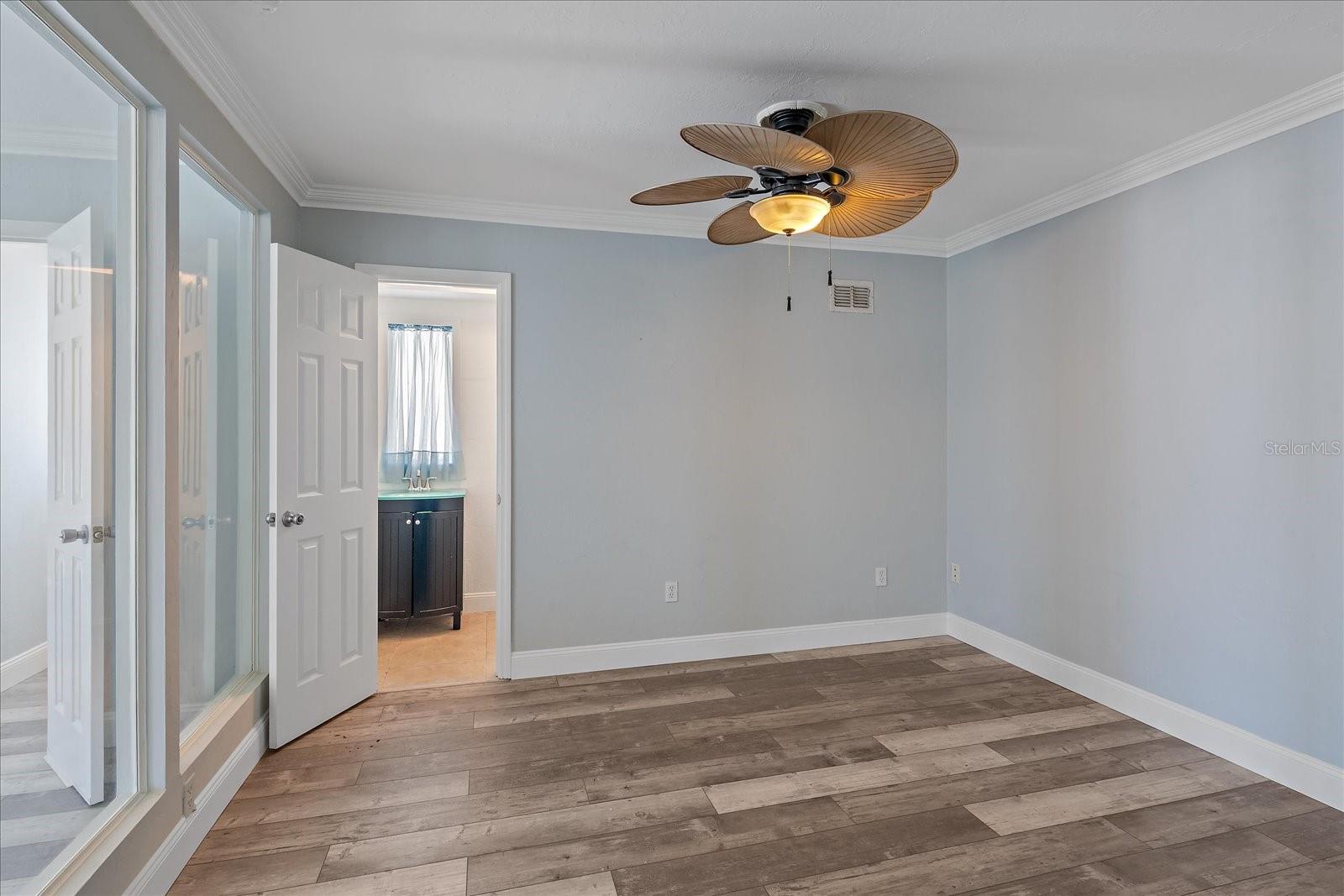 VENICE EDGEWOOD REP - Commercial Sale