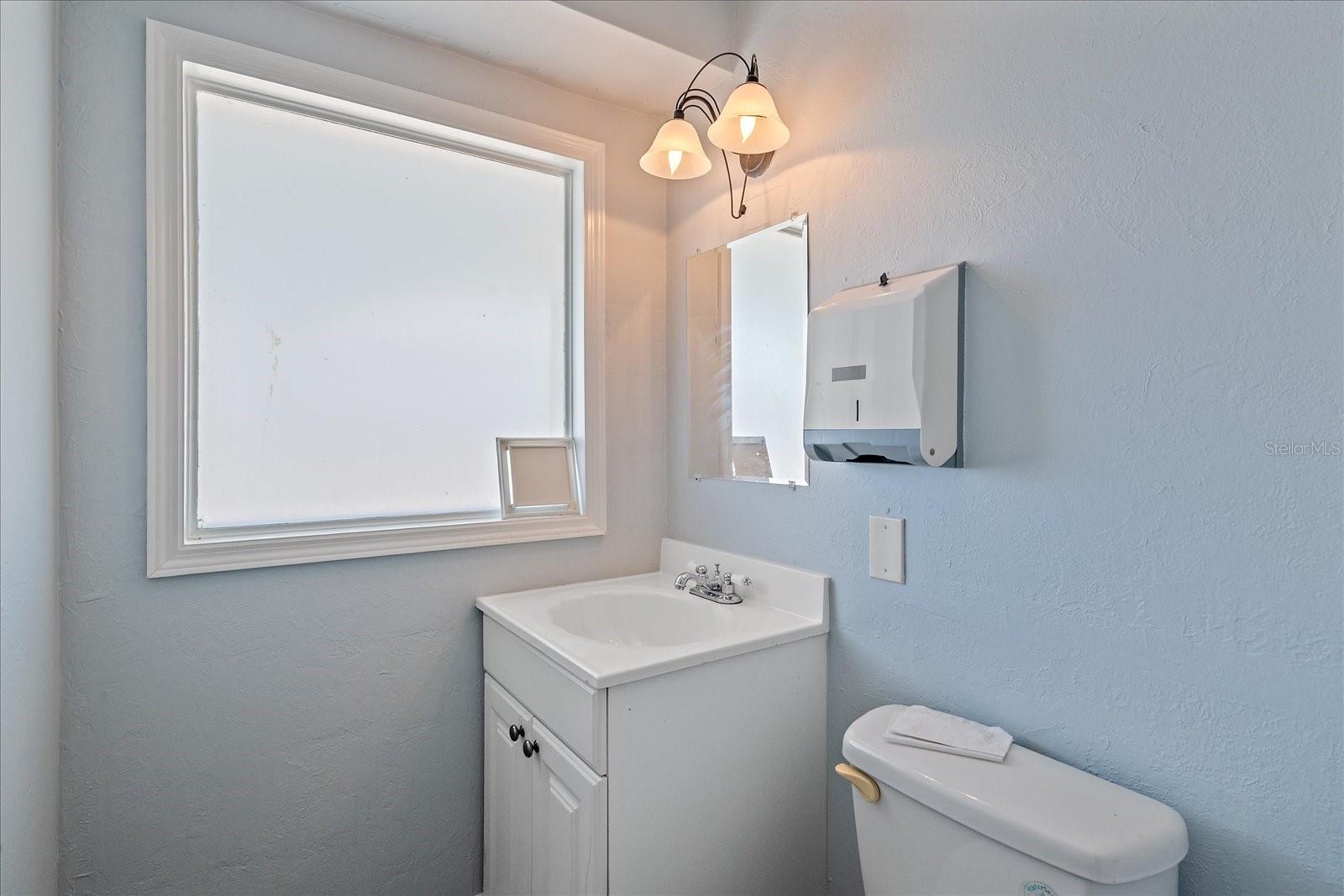 VENICE EDGEWOOD REP - Commercial Sale