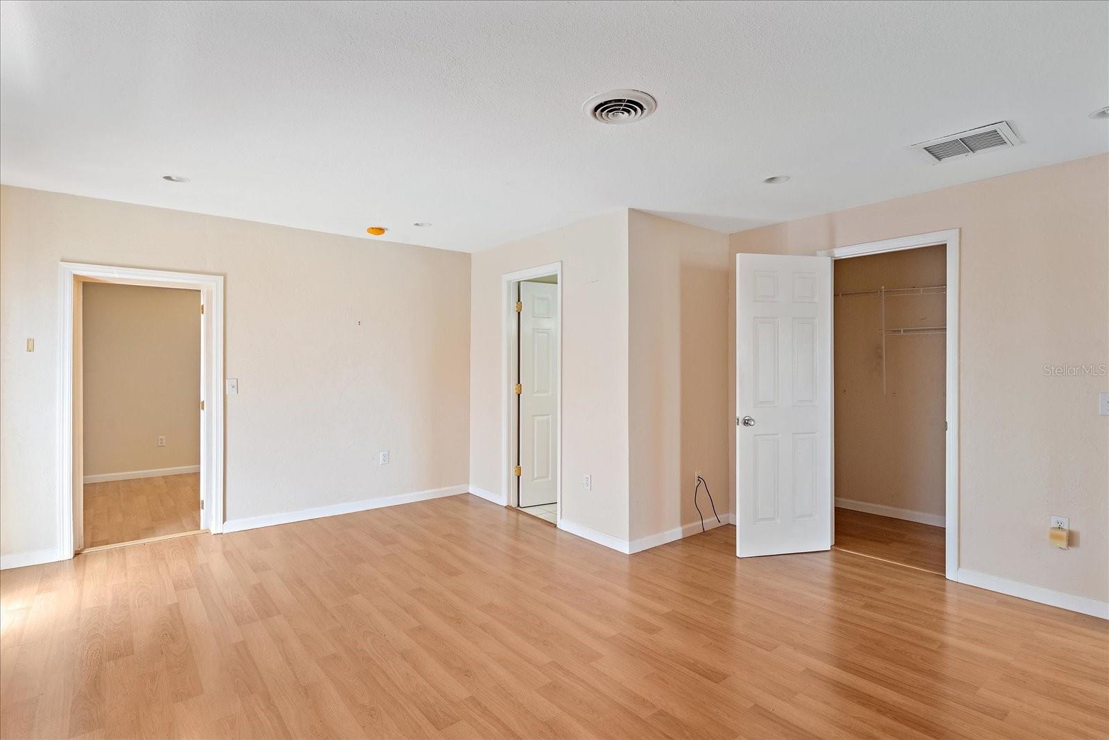 VENICE EDGEWOOD REP - Commercial Sale