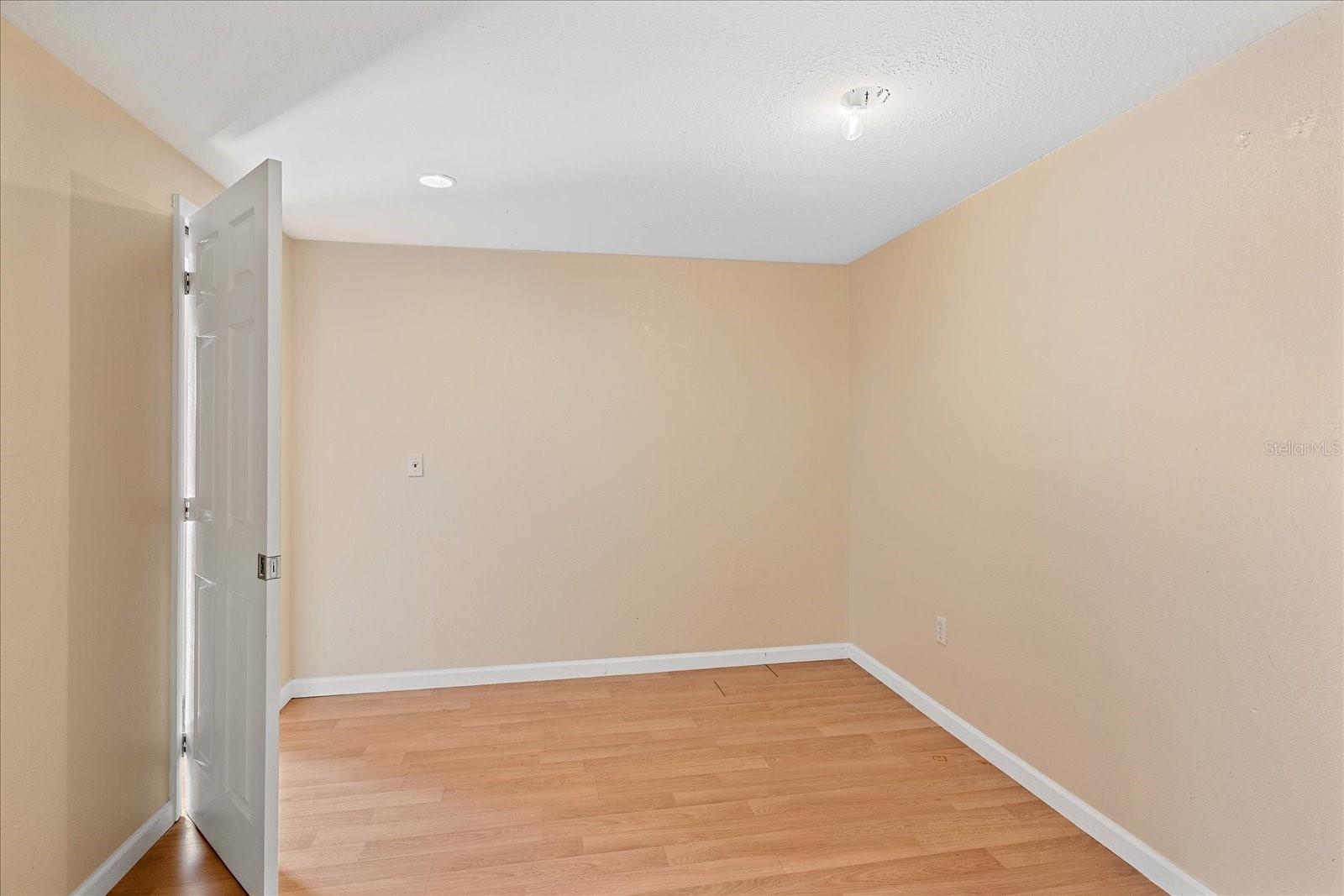 VENICE EDGEWOOD REP - Commercial Sale