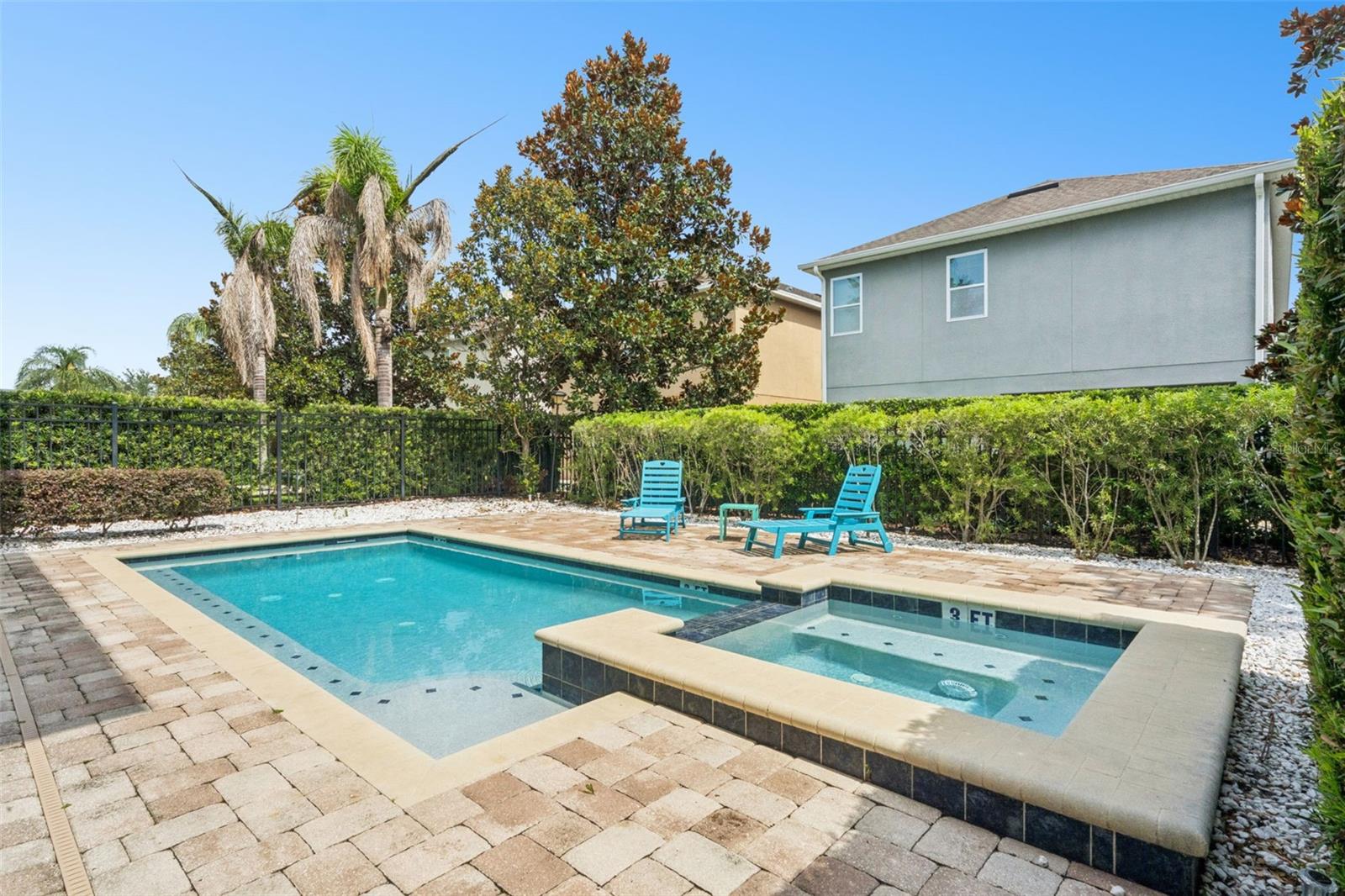 REUNION WEST - Residential