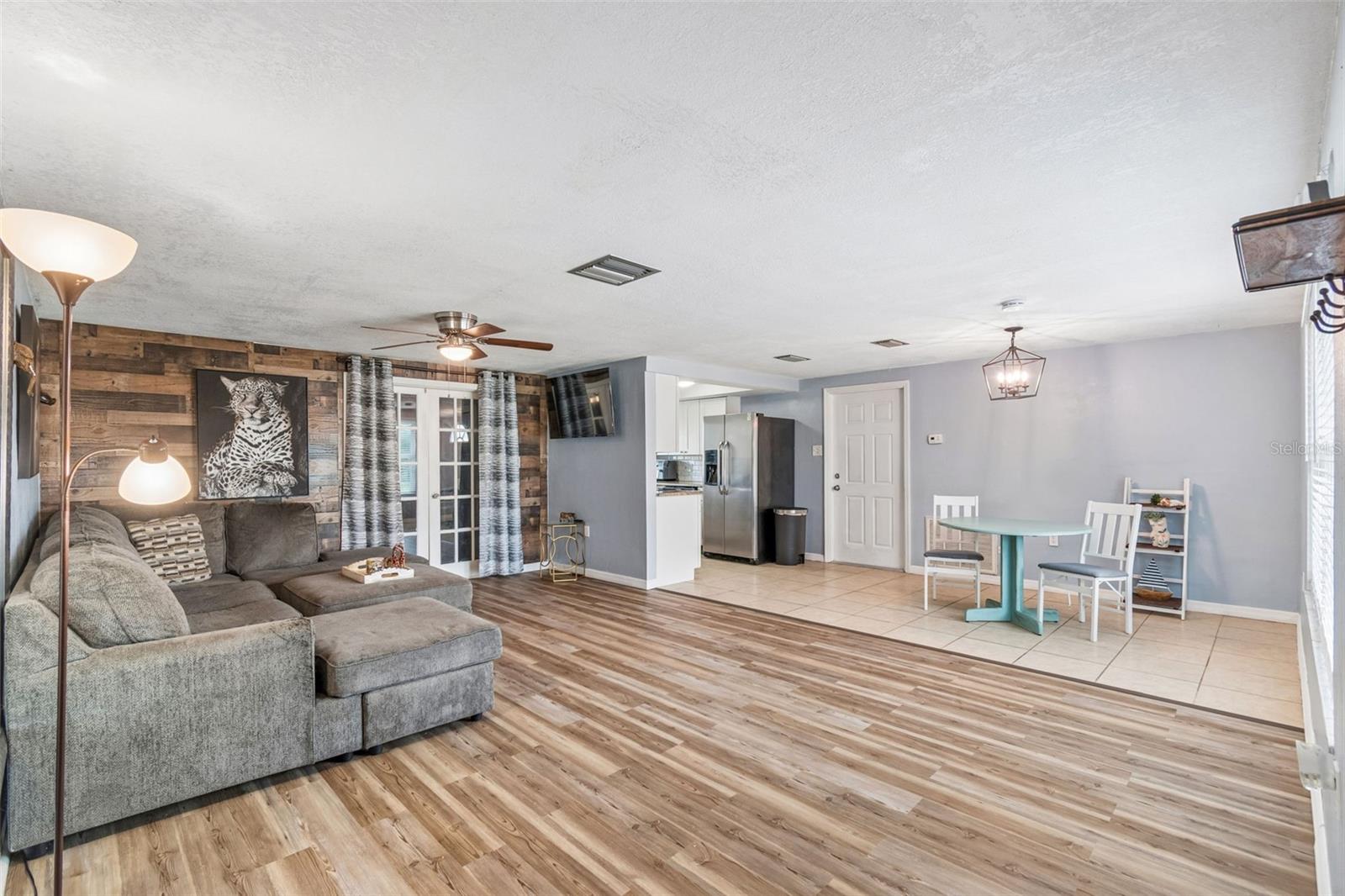 EMBASSY HILLS - Residential