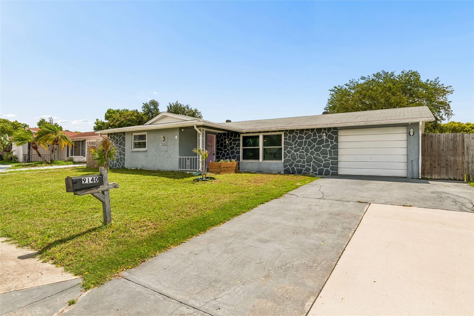 EMBASSY HILLS - Residential
