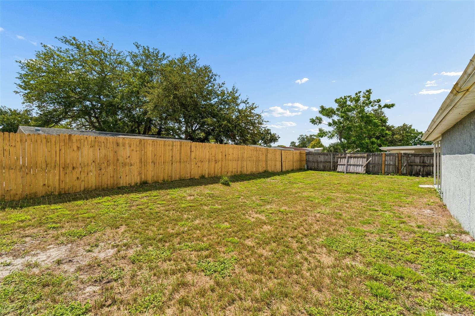 EMBASSY HILLS - Residential