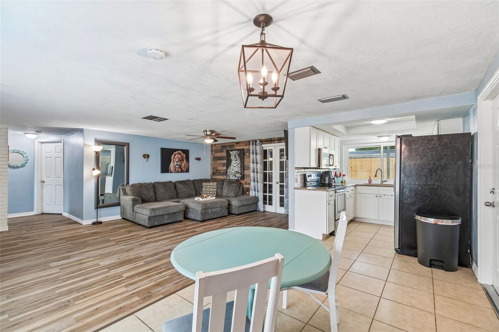 EMBASSY HILLS - Residential