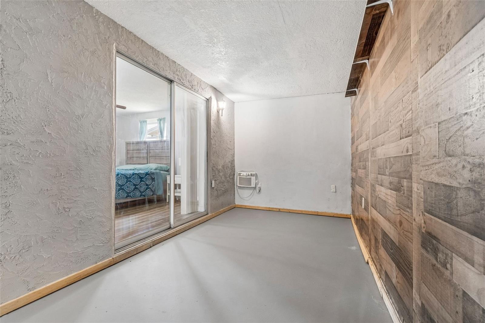 EMBASSY HILLS - Residential