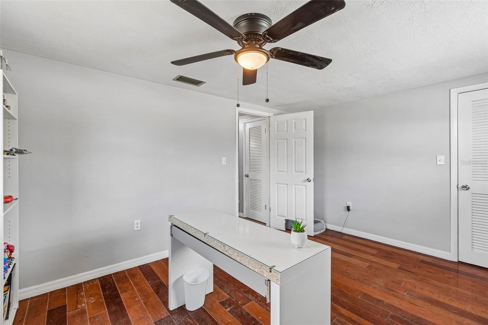 EMBASSY HILLS - Residential