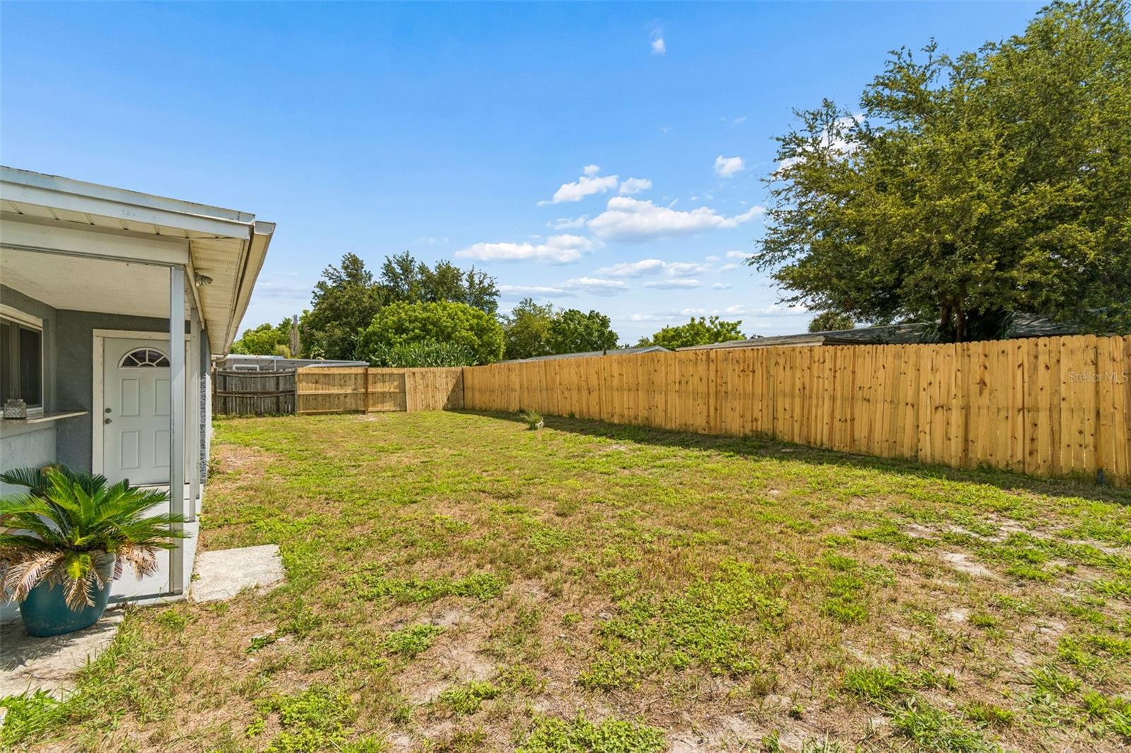 EMBASSY HILLS - Residential