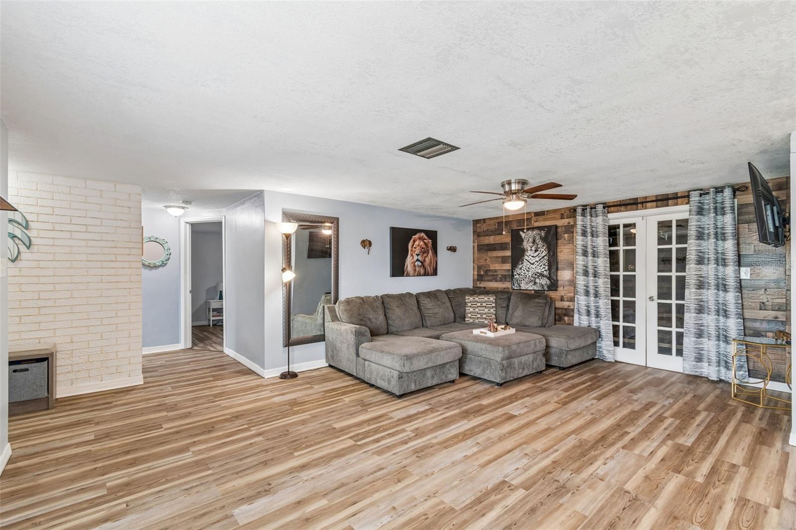 EMBASSY HILLS - Residential