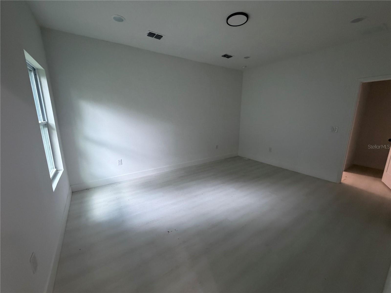 ROLLING RANCH ESTATE - Residential Lease