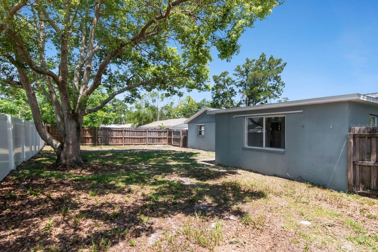 LAKEWOOD ESTATES - Residential