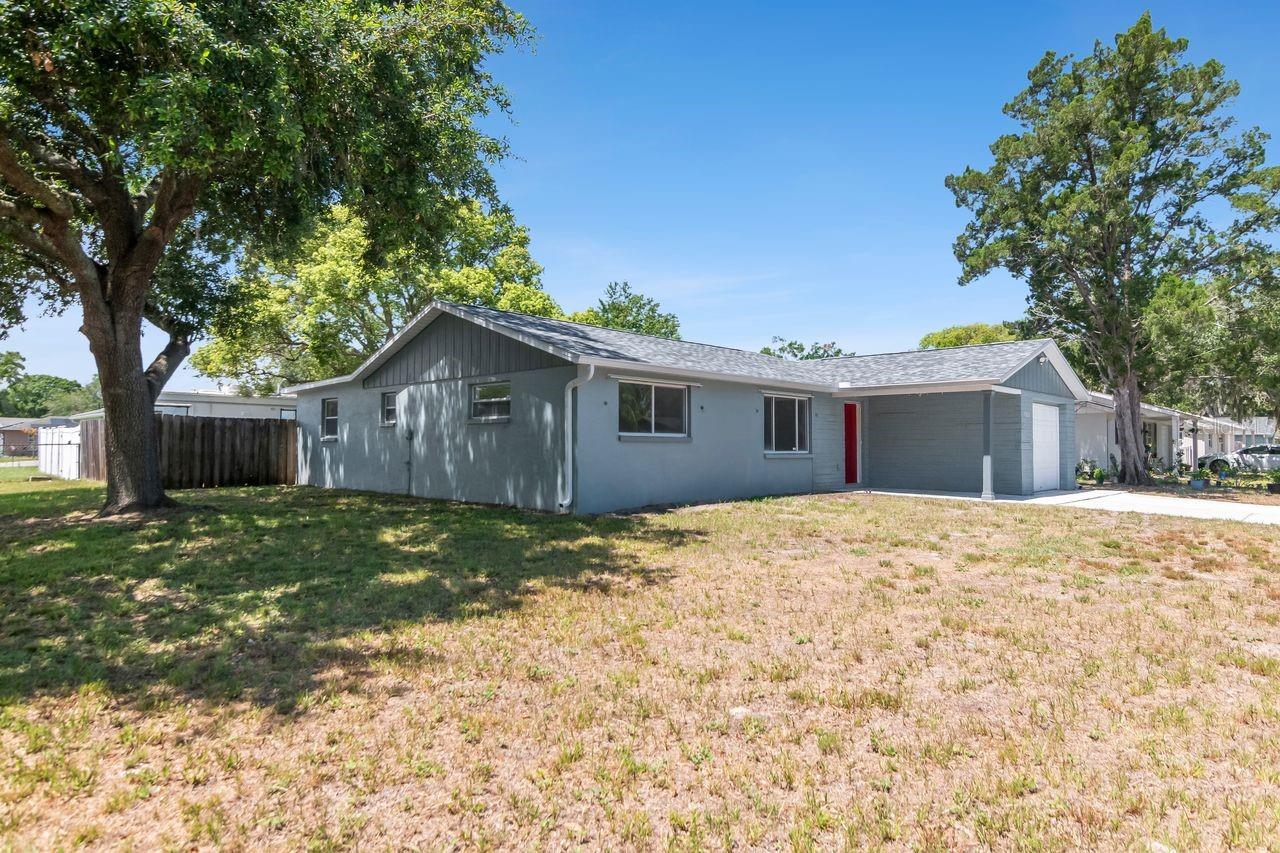 LAKEWOOD ESTATES - Residential
