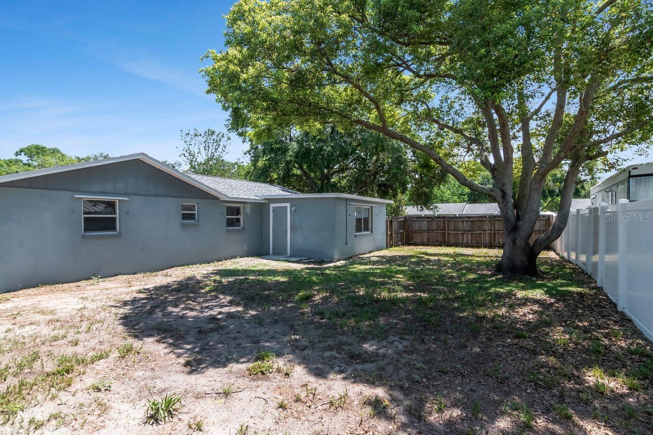 LAKEWOOD ESTATES - Residential