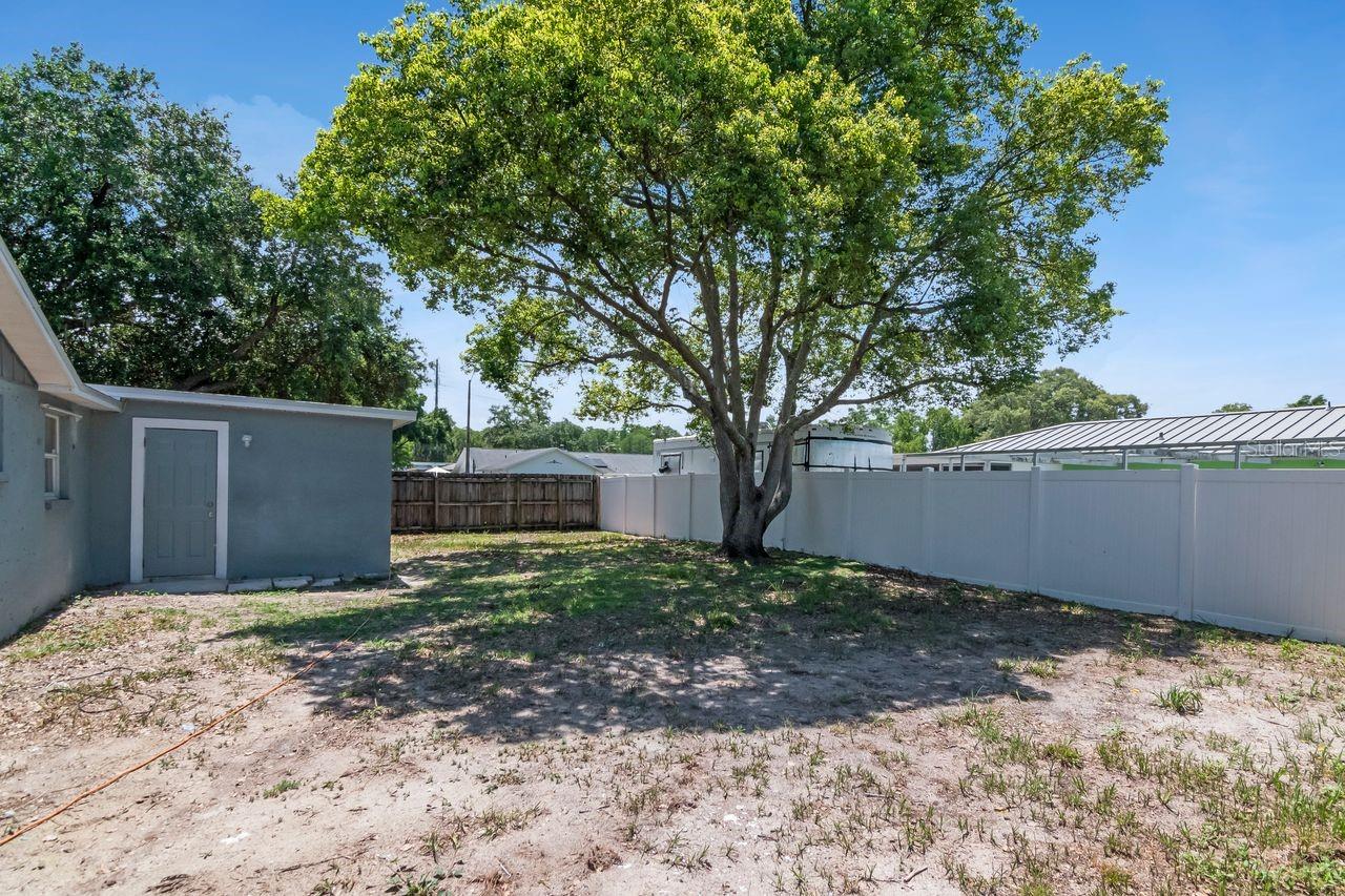 LAKEWOOD ESTATES - Residential