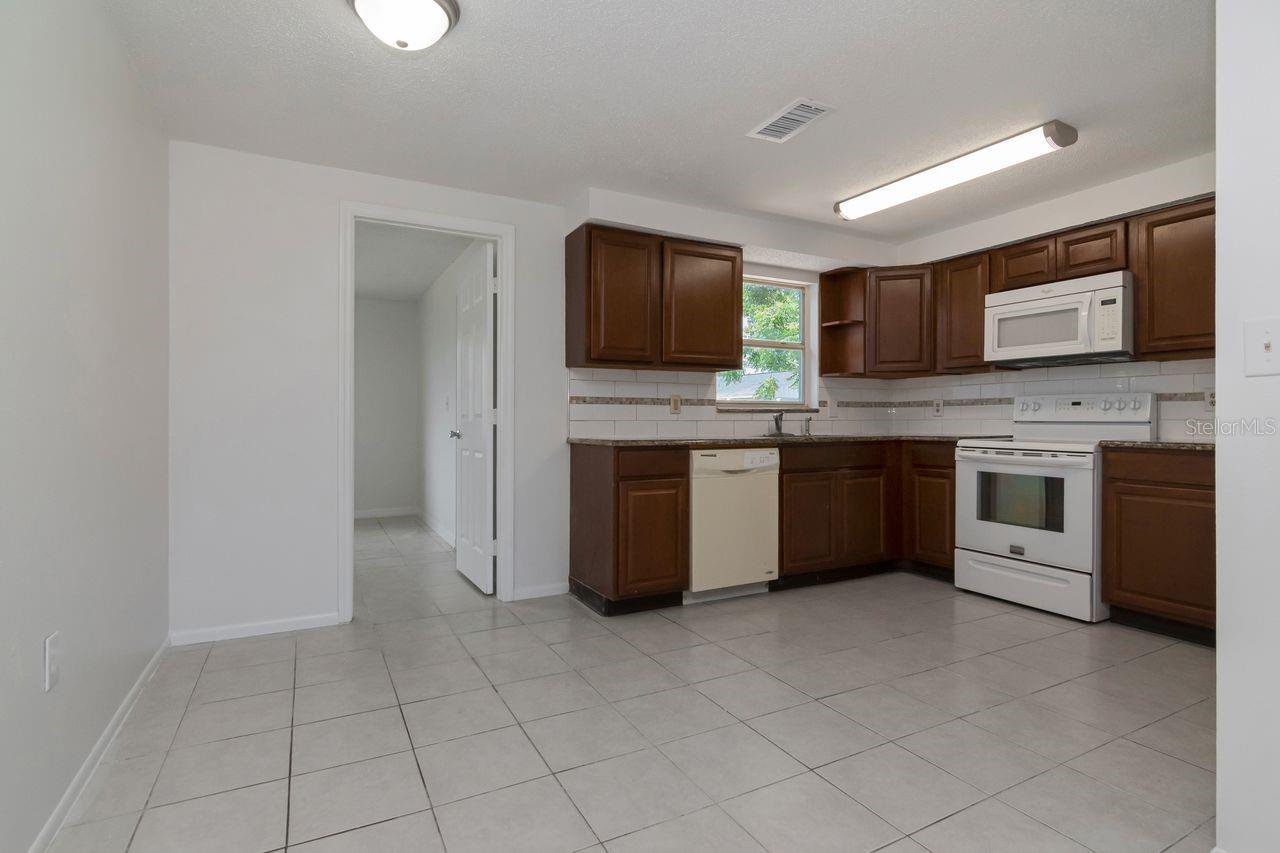LAKEWOOD ESTATES - Residential