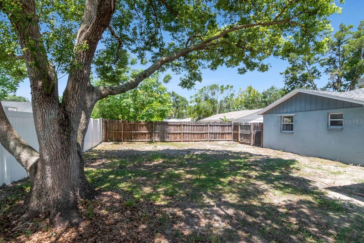 LAKEWOOD ESTATES - Residential