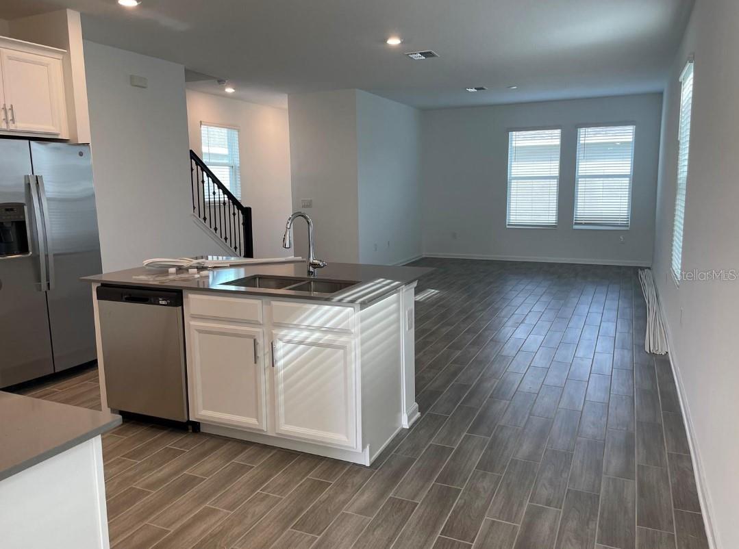 WATERSIDE/JOHNS LAKE PH 2C - Residential Lease
