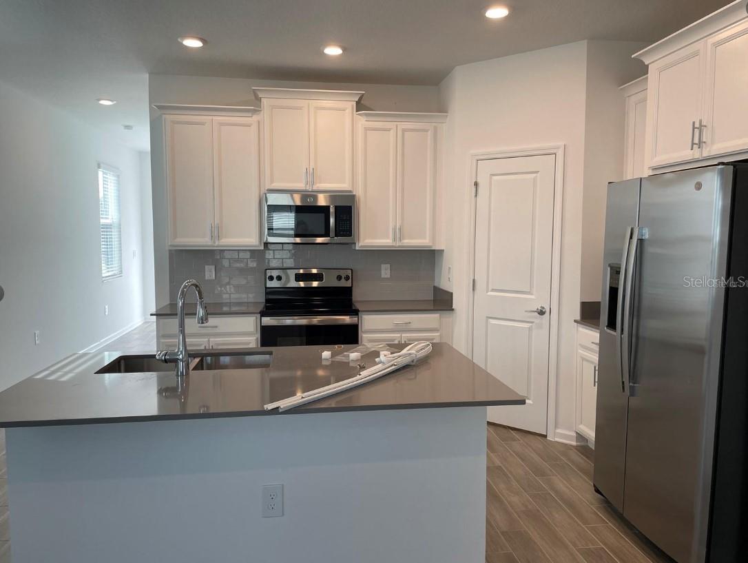 WATERSIDE/JOHNS LAKE PH 2C - Residential Lease