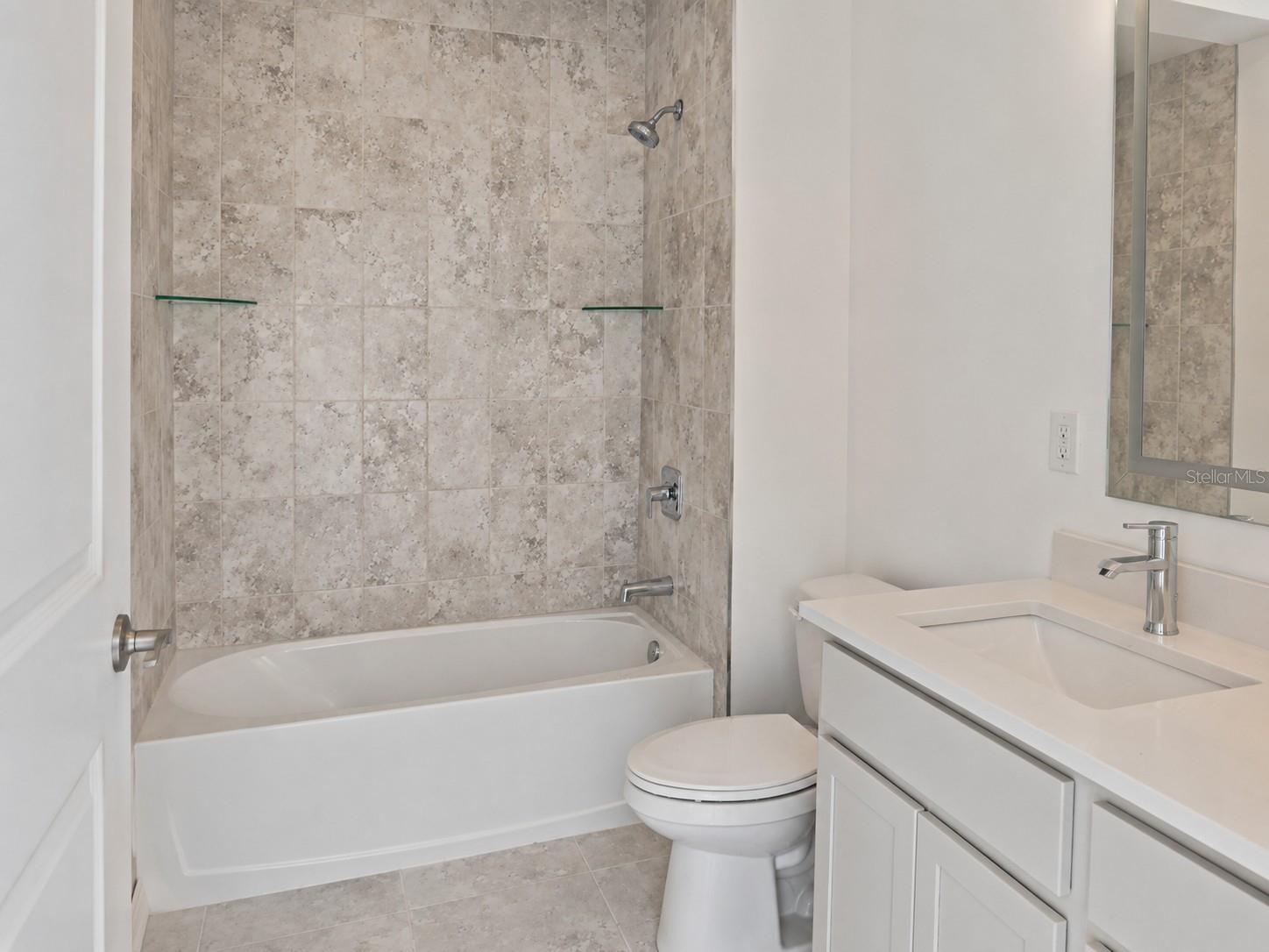 ROTONDA LAKES - Residential