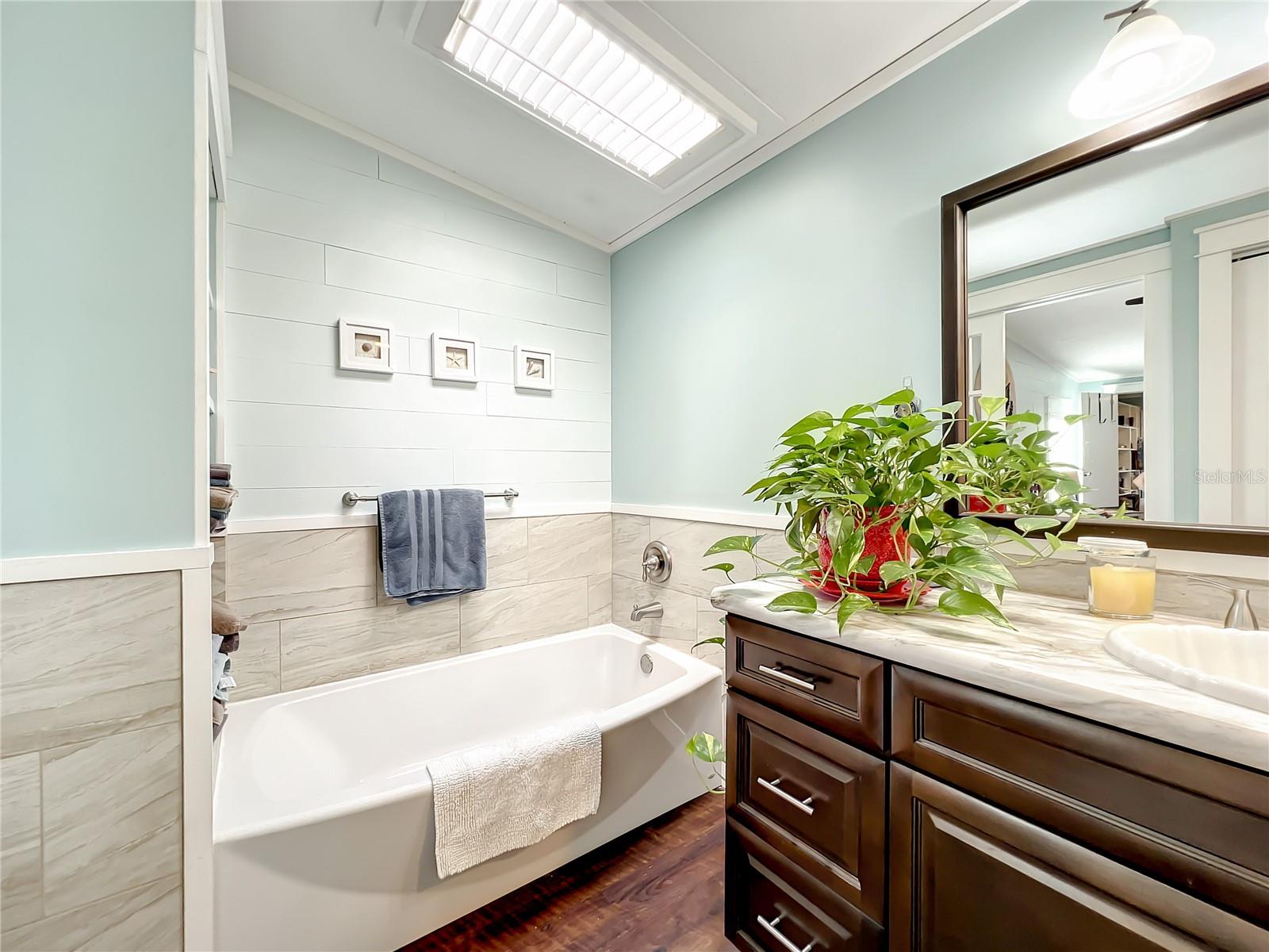 FOXWOOD LAKE ESTATES - Residential