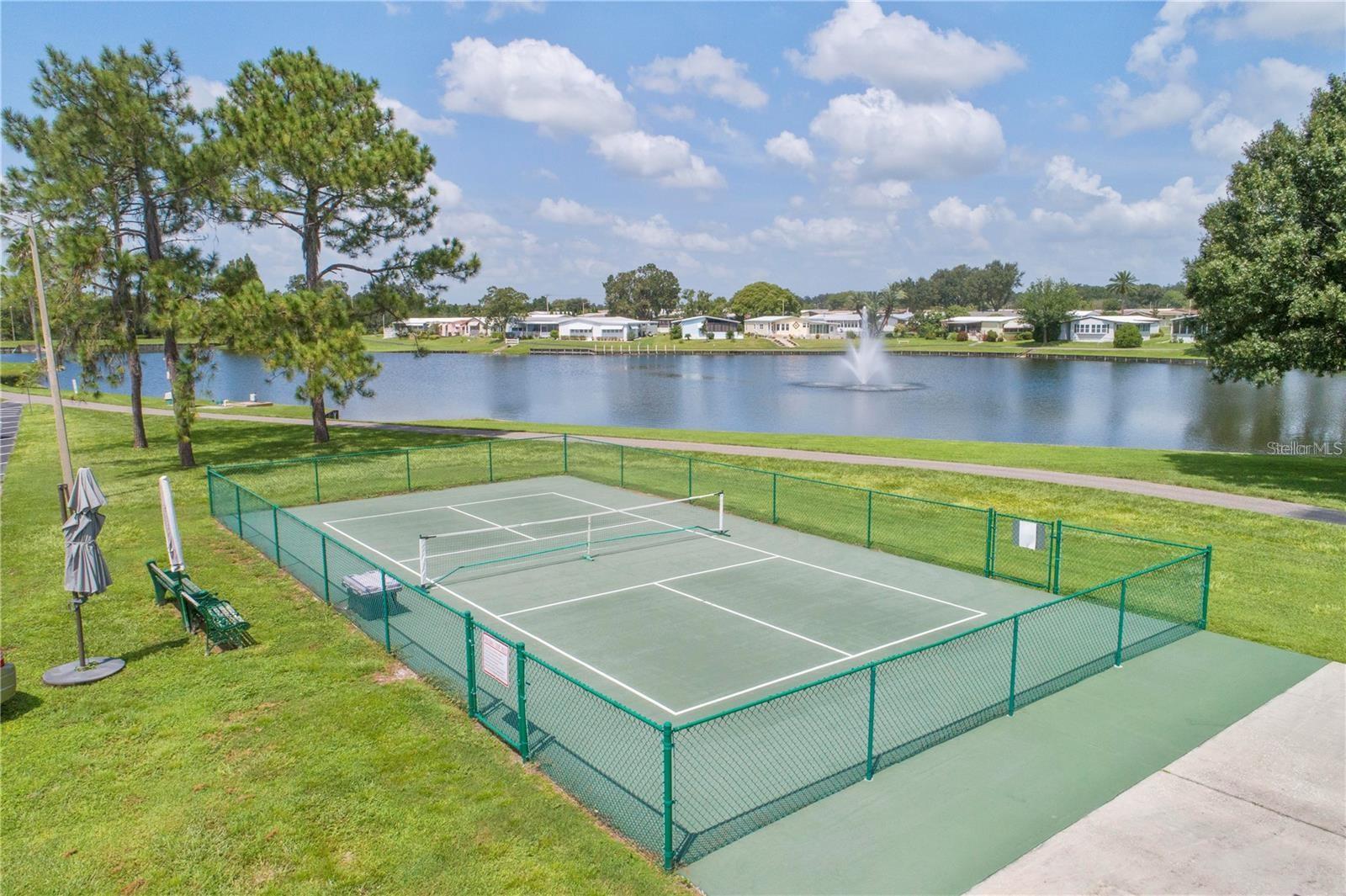 FOXWOOD LAKE ESTATES - Residential
