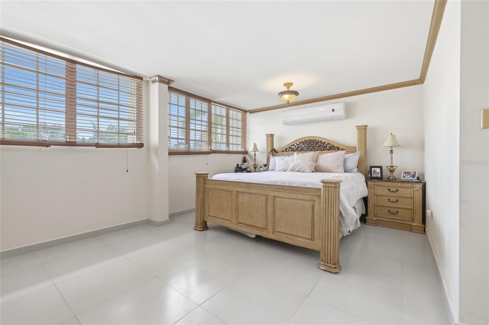 URB. SAN RAFAEL ESTATES - Residential