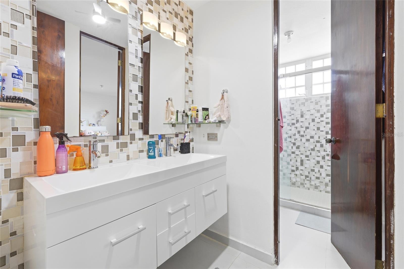 URB. SAN RAFAEL ESTATES - Residential