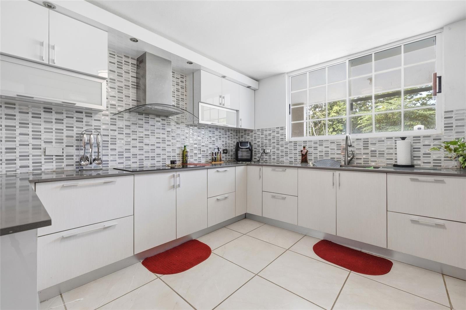 URB. SAN RAFAEL ESTATES - Residential