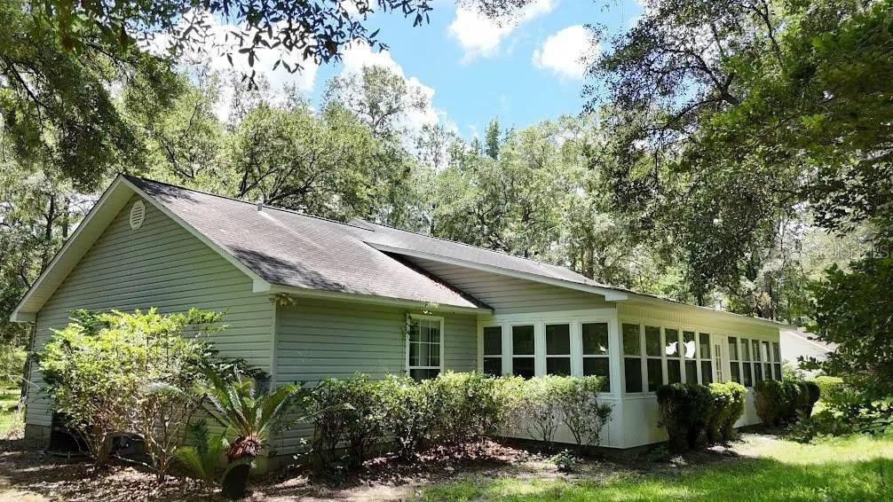 LOUVENIA LAKES UNREC - Residential