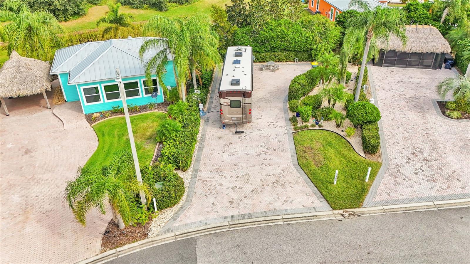 BAY LAKE RESIDENCE - Land