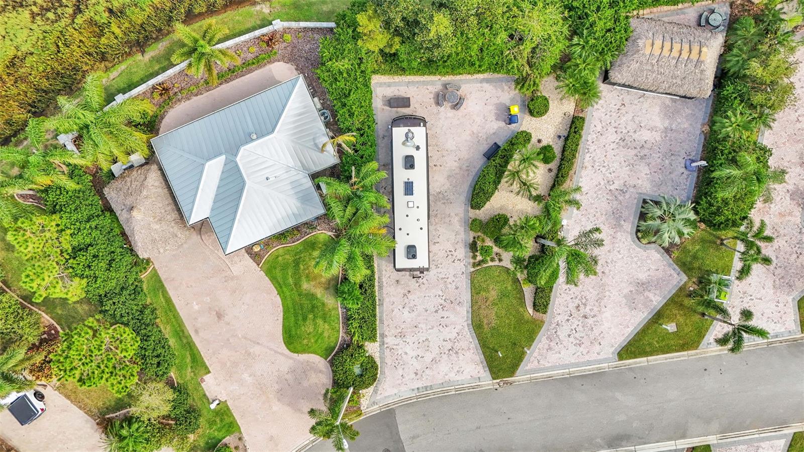 BAY LAKE RESIDENCE - Land